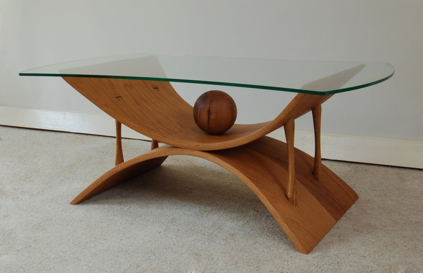 Balance coffee table